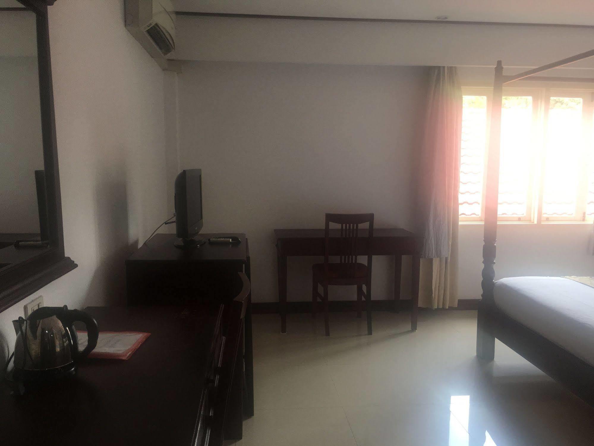 Av Hotel Vientiane Extérieur photo