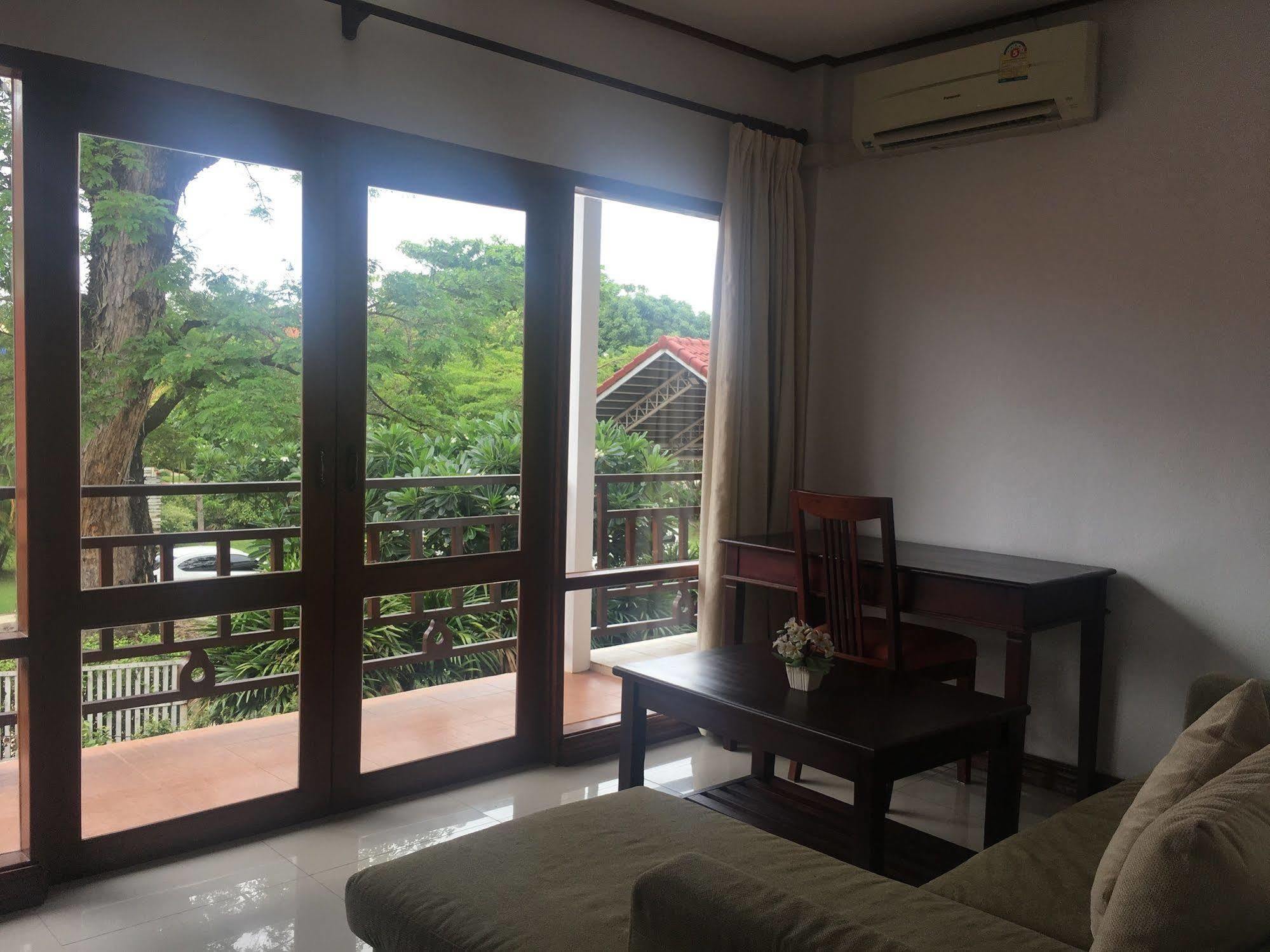 Av Hotel Vientiane Extérieur photo