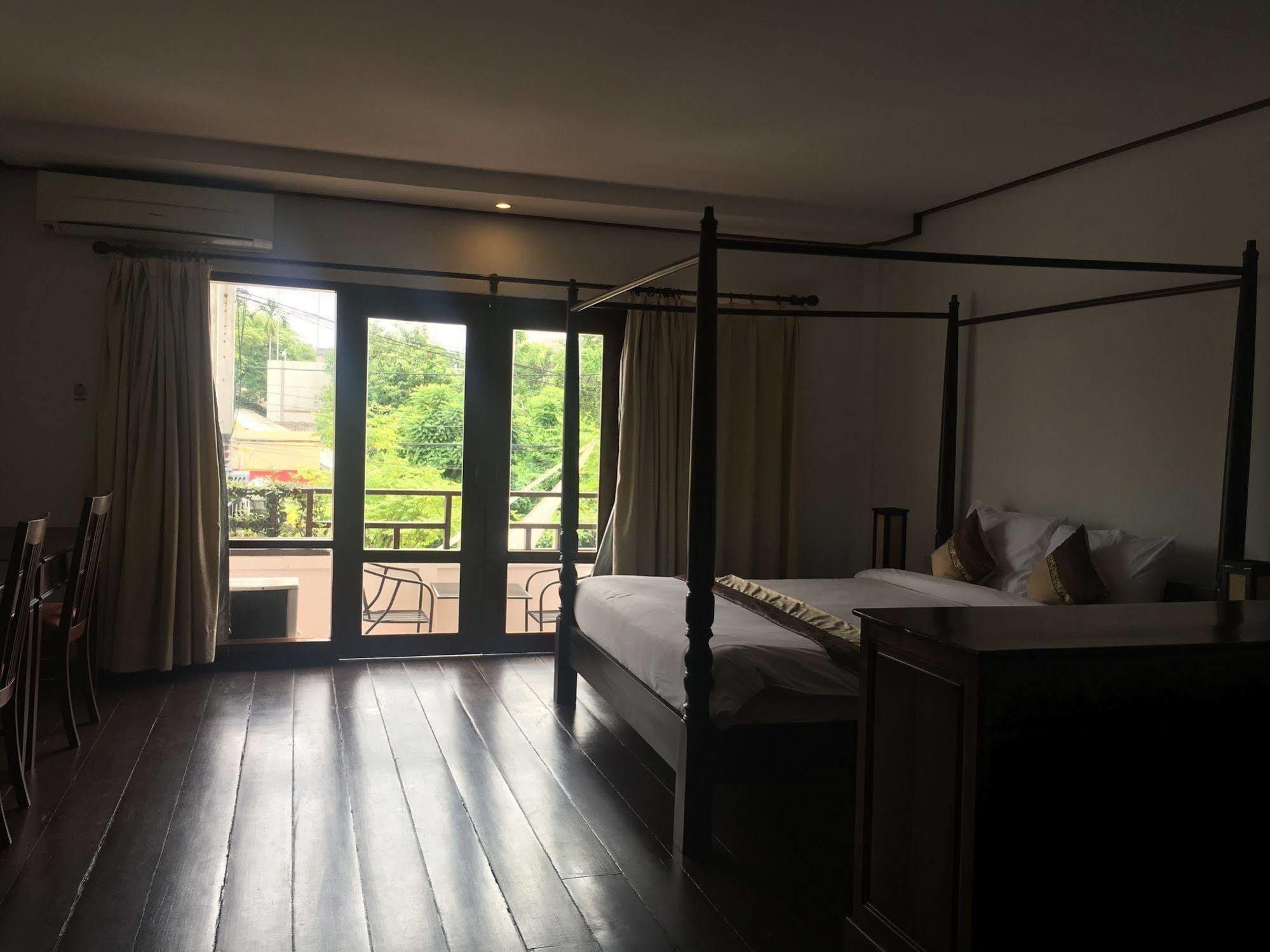 Av Hotel Vientiane Extérieur photo