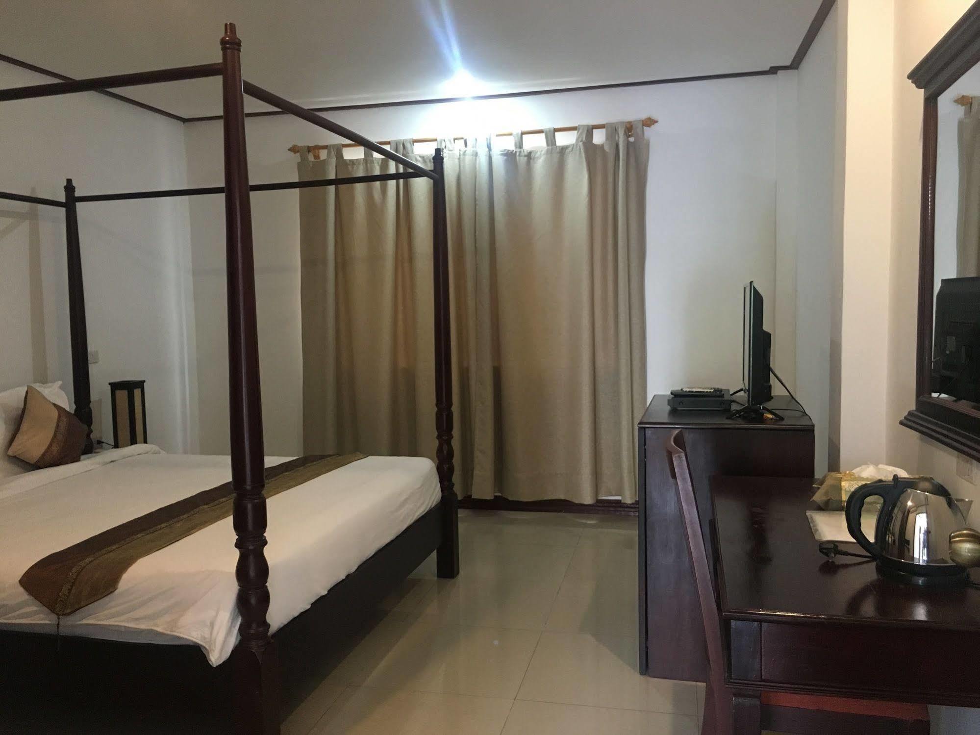 Av Hotel Vientiane Extérieur photo