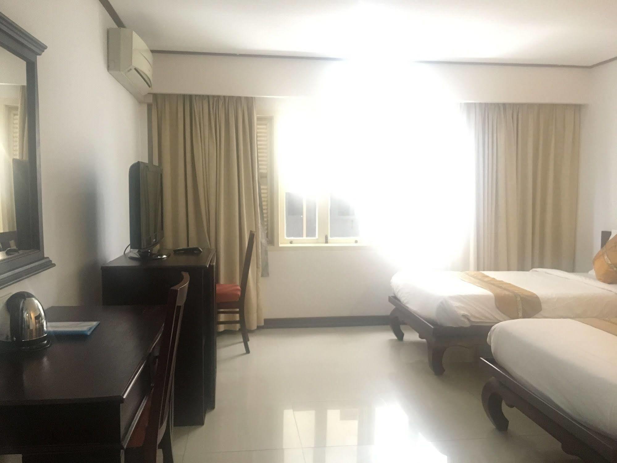 Av Hotel Vientiane Extérieur photo
