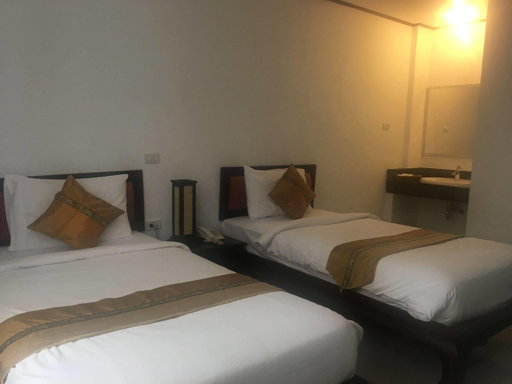 Av Hotel Vientiane Extérieur photo