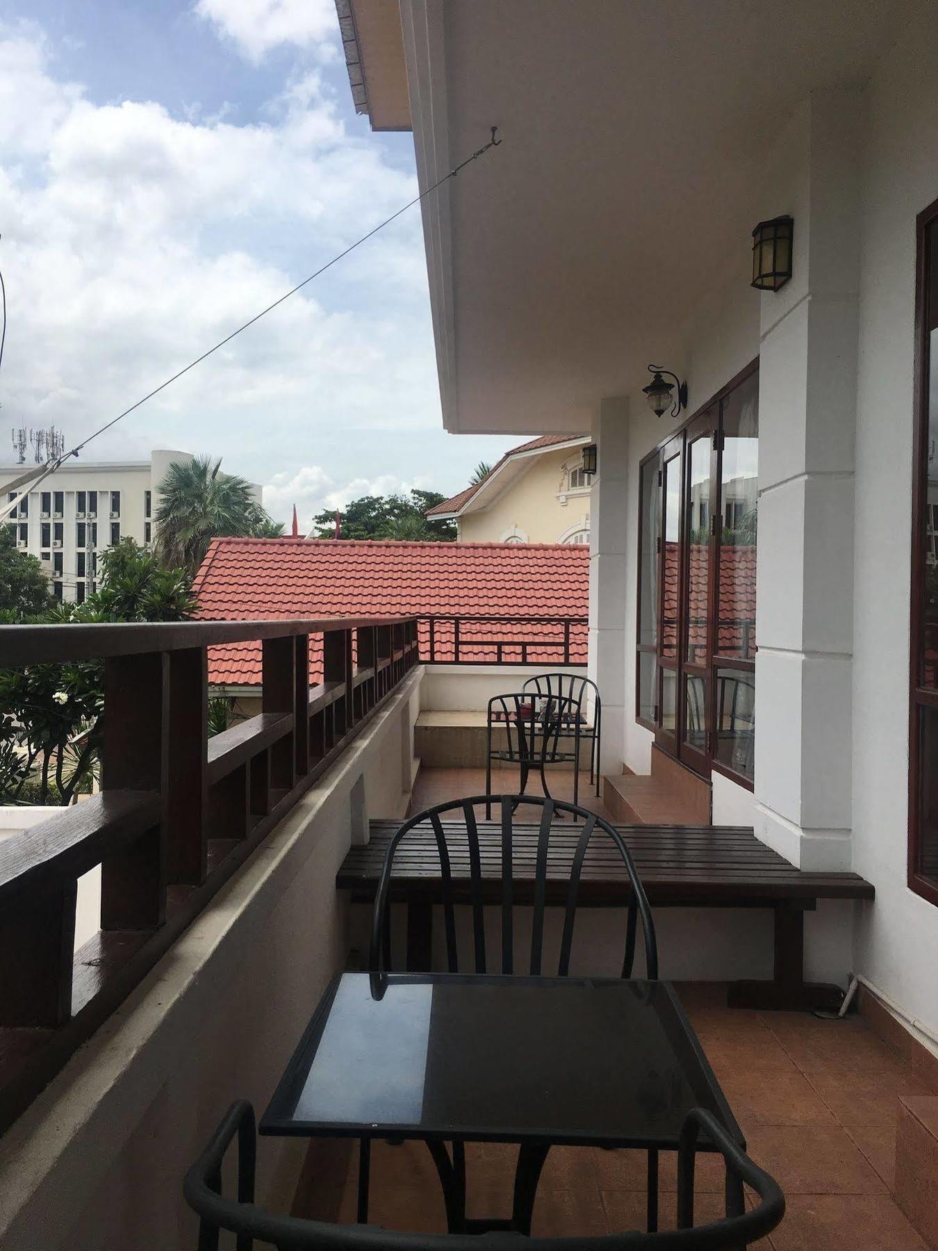Av Hotel Vientiane Extérieur photo